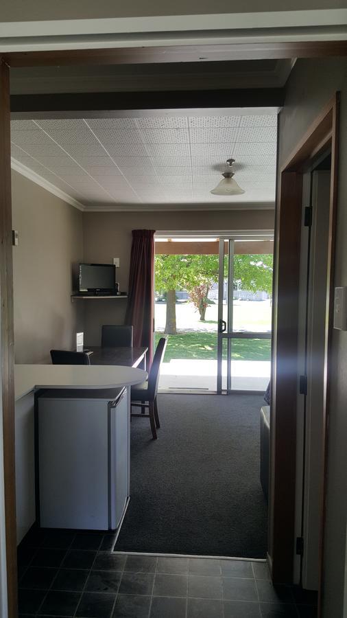 High Country Lodge, & Backpackers Motel
