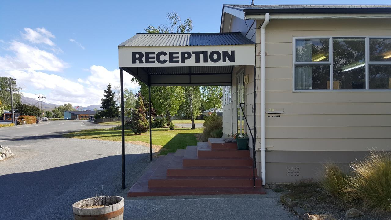 High Country Lodge, & Backpackers