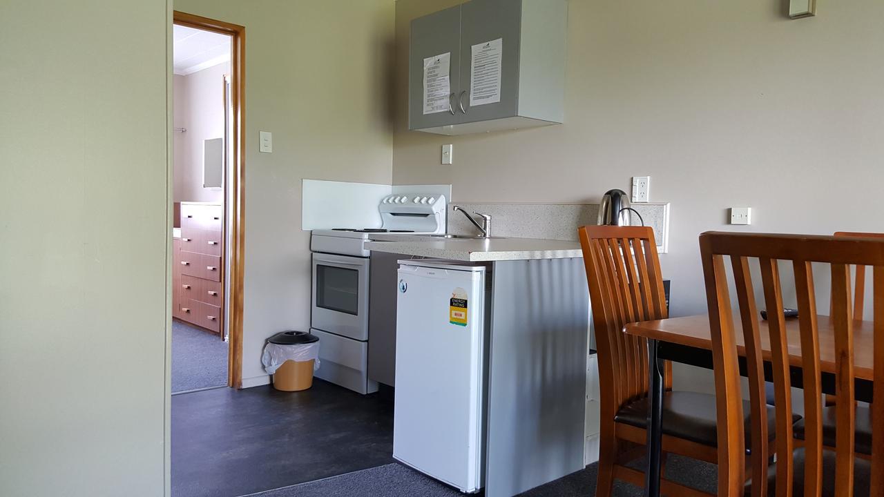 High Country Lodge, & Backpackers