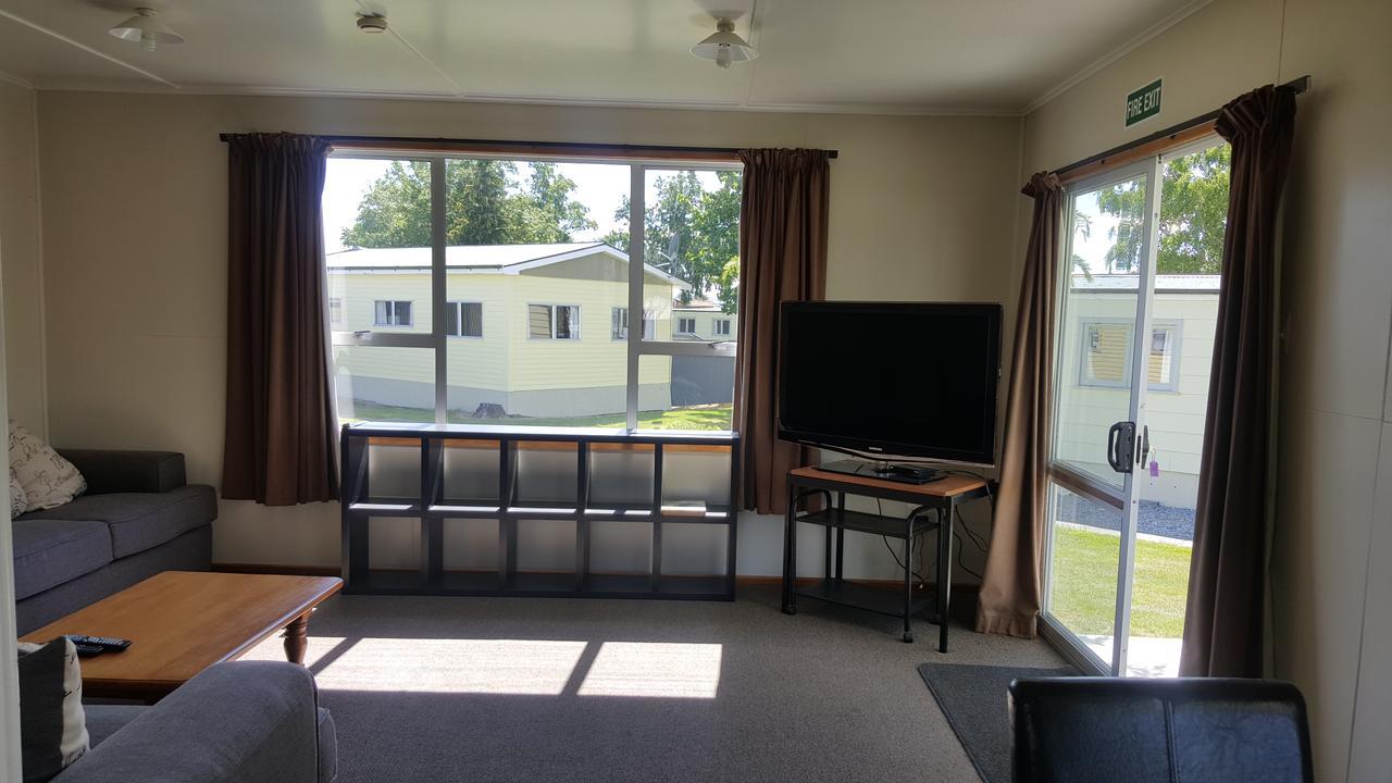 High Country Lodge, & Backpackers Motel